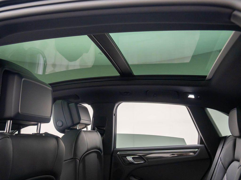new 2025 Porsche Macan car