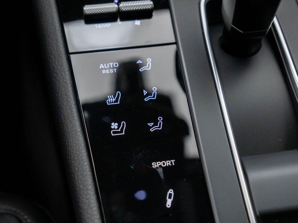 new 2025 Porsche Macan car