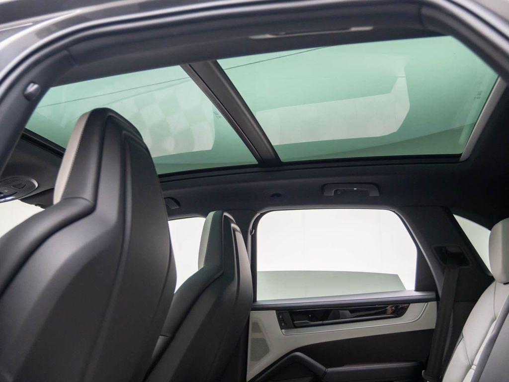 new 2025 Porsche Cayenne car