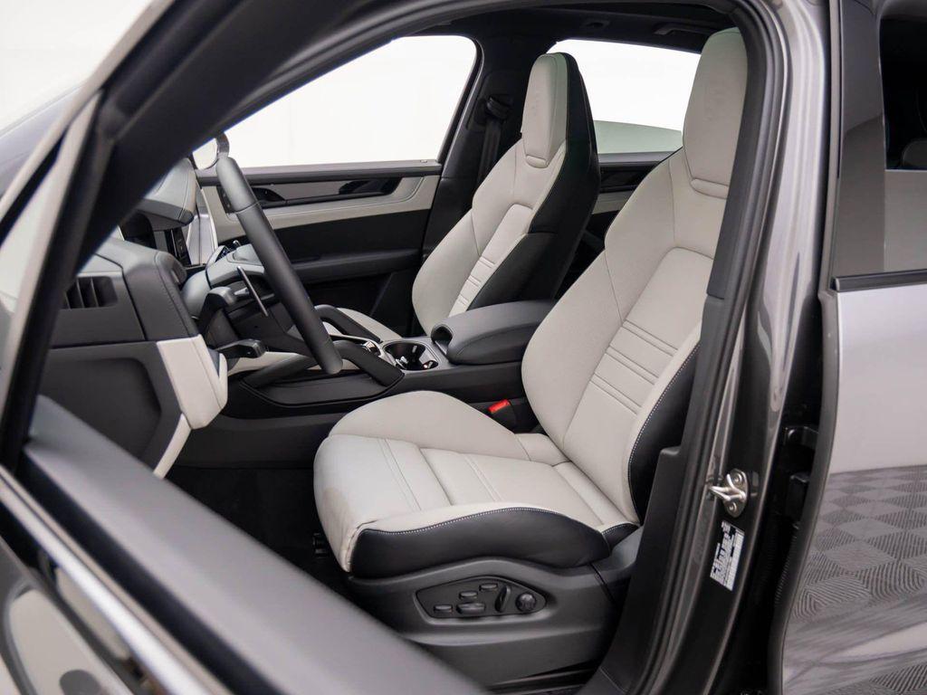 new 2025 Porsche Cayenne car