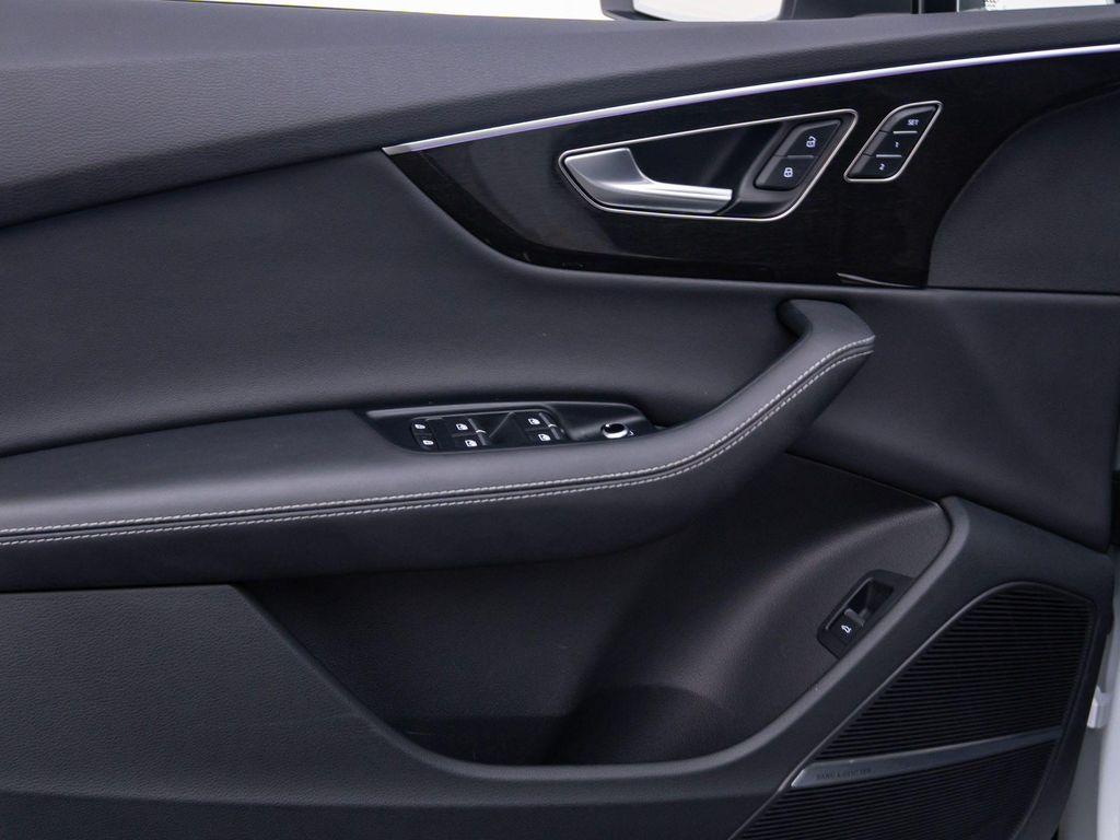 used 2025 Audi Q7 car, priced at $55,000