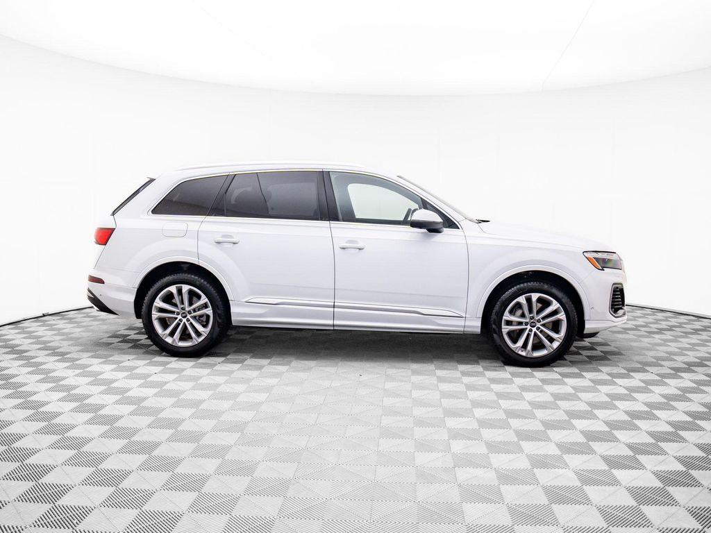 used 2025 Audi Q7 car, priced at $55,000