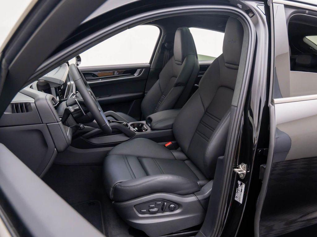 new 2025 Porsche Cayenne car