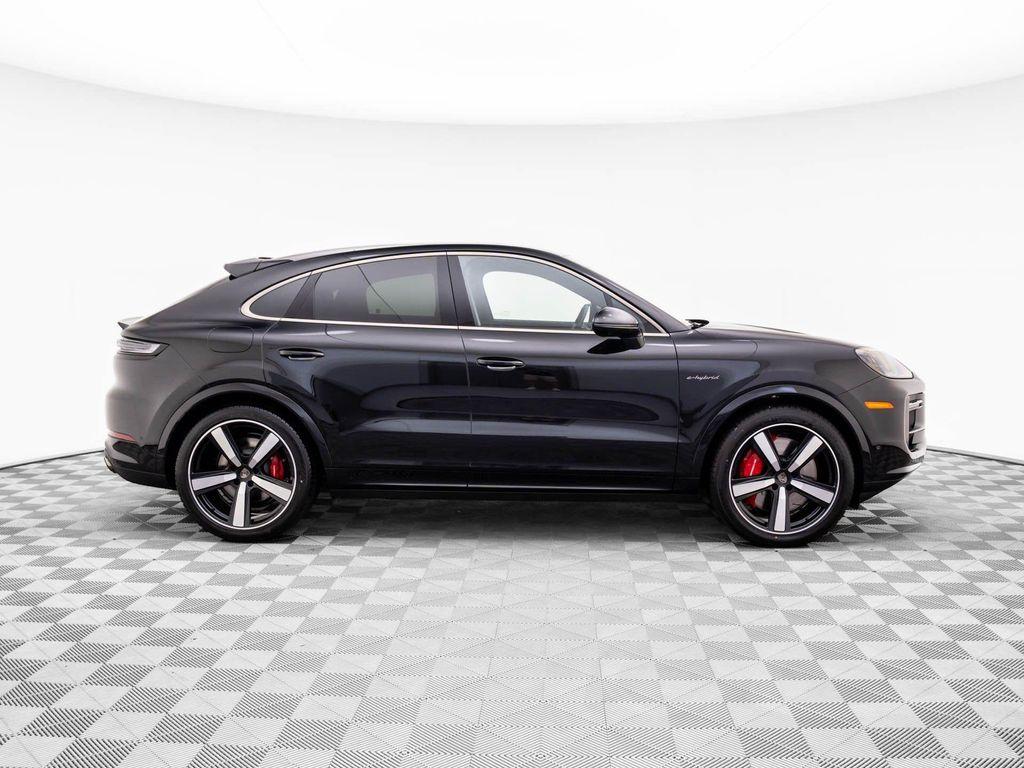 new 2025 Porsche Cayenne car