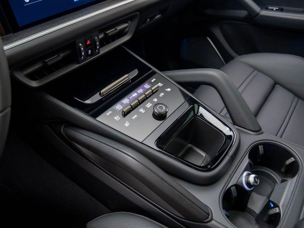 new 2025 Porsche Cayenne car