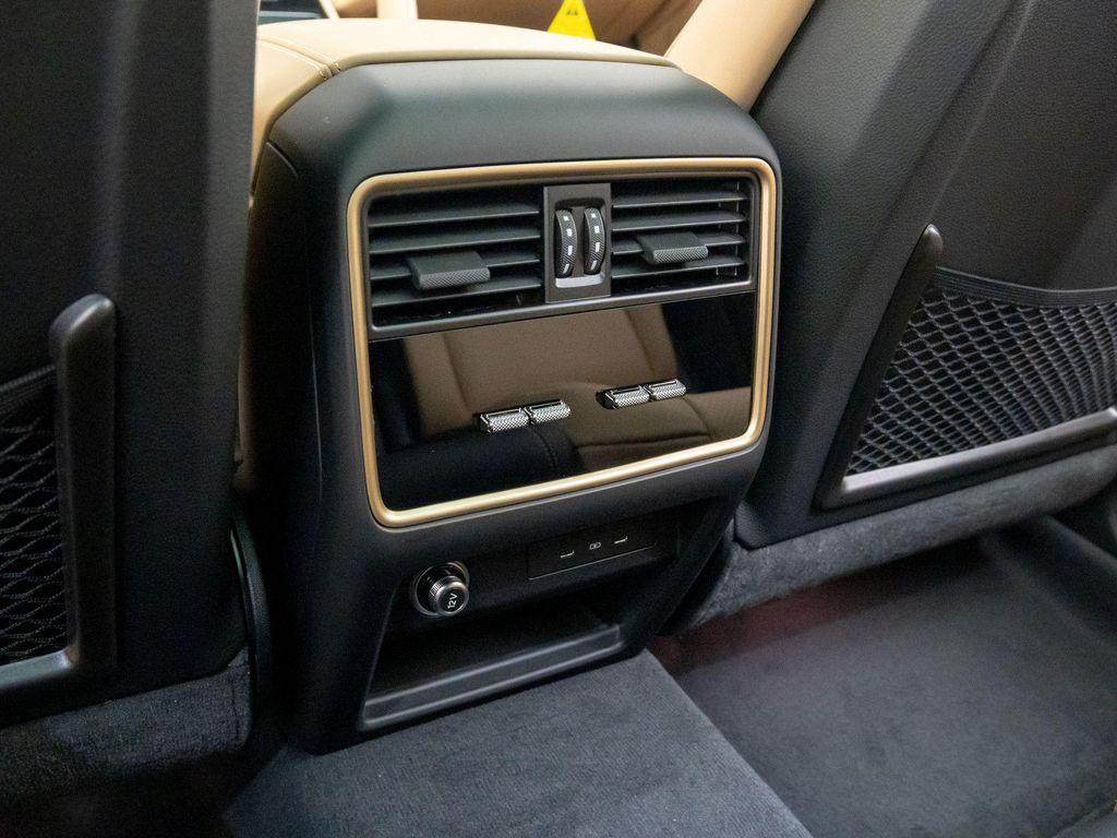 new 2025 Porsche Cayenne car