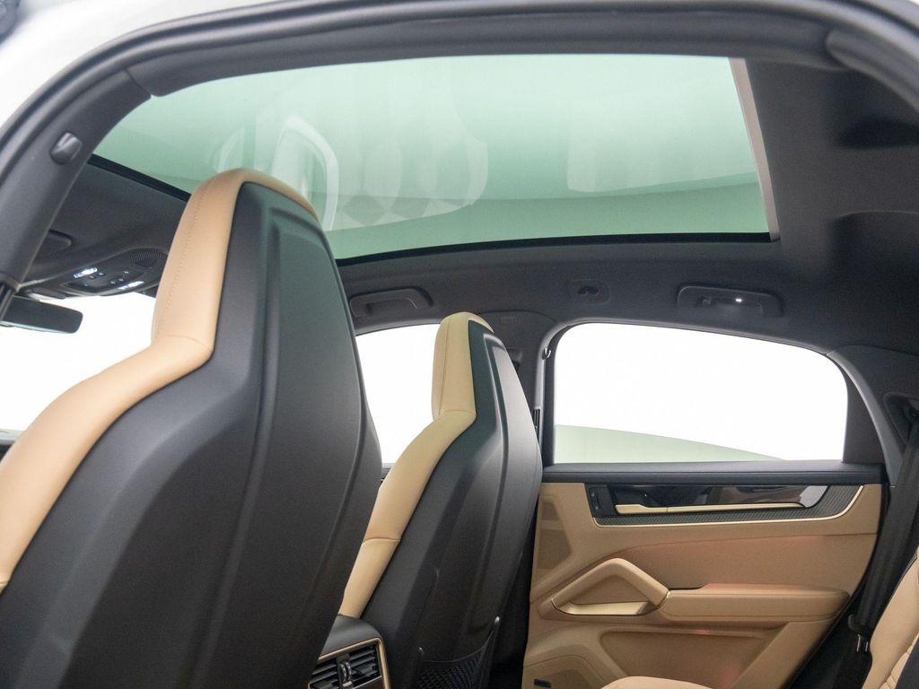 new 2025 Porsche Cayenne car