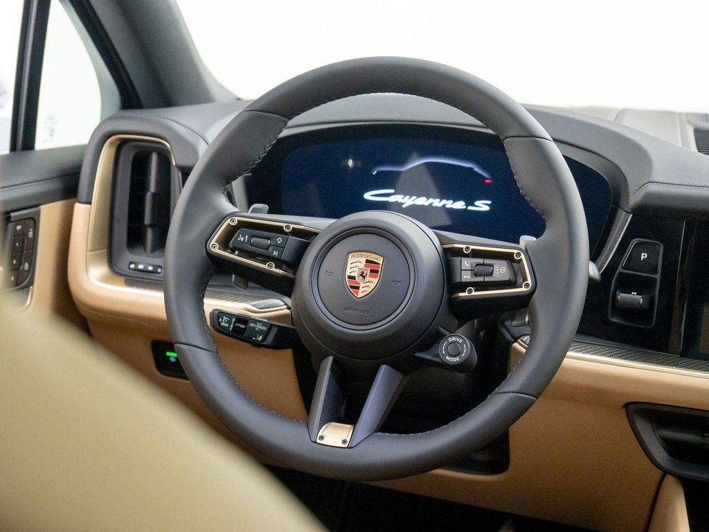 new 2025 Porsche Cayenne car