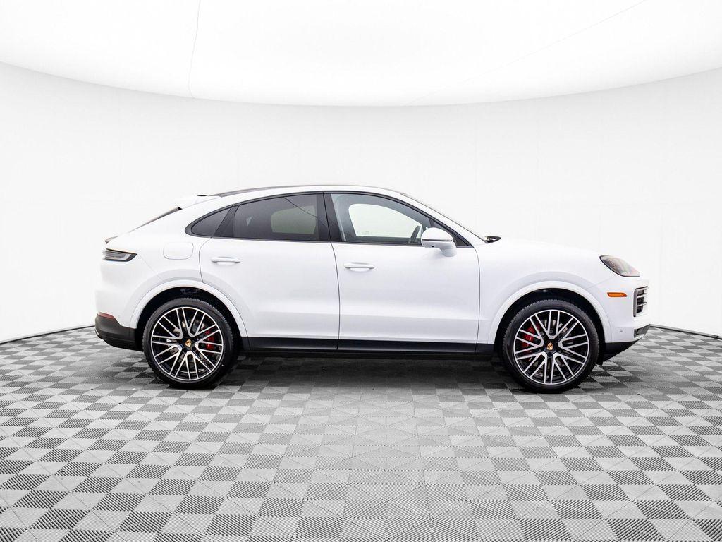 new 2025 Porsche Cayenne car