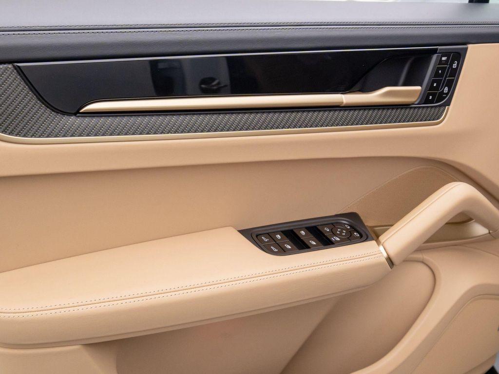 new 2025 Porsche Cayenne car
