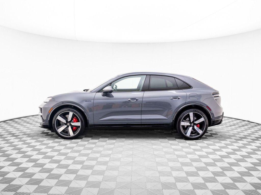 new 2025 Porsche Macan car