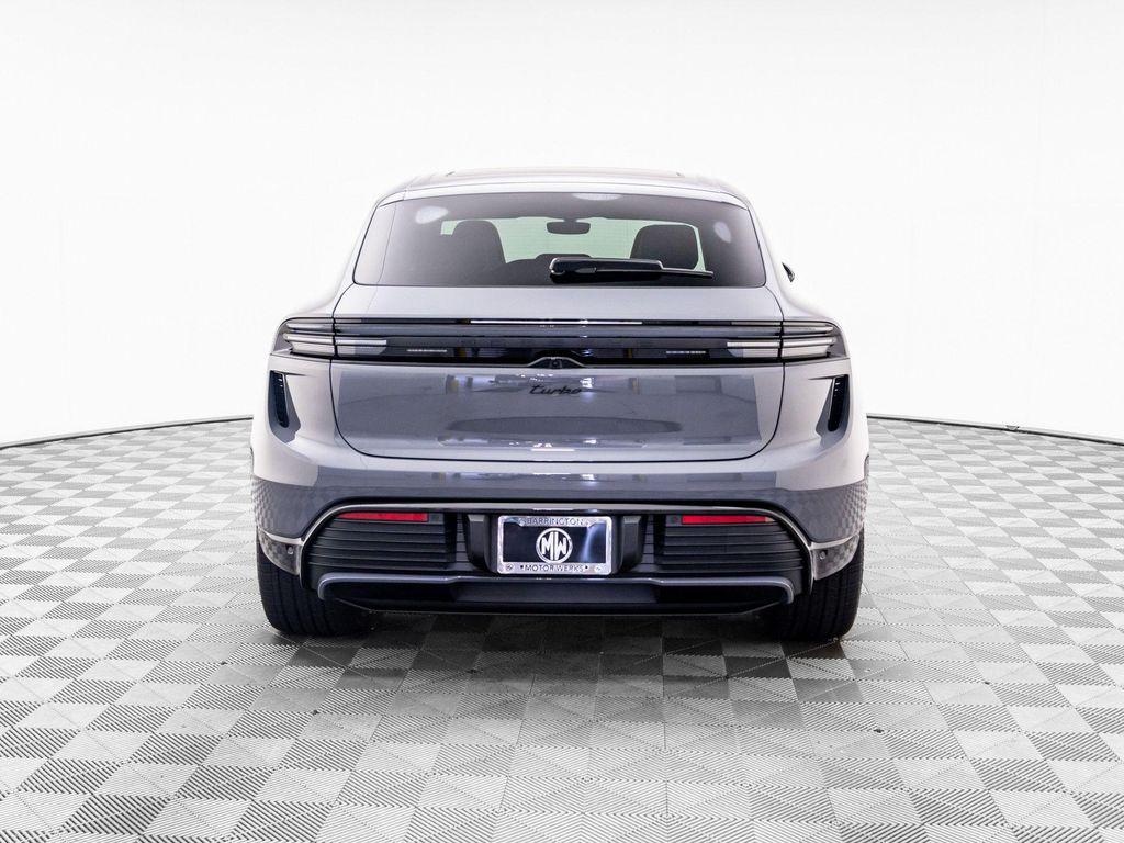 new 2025 Porsche Macan car