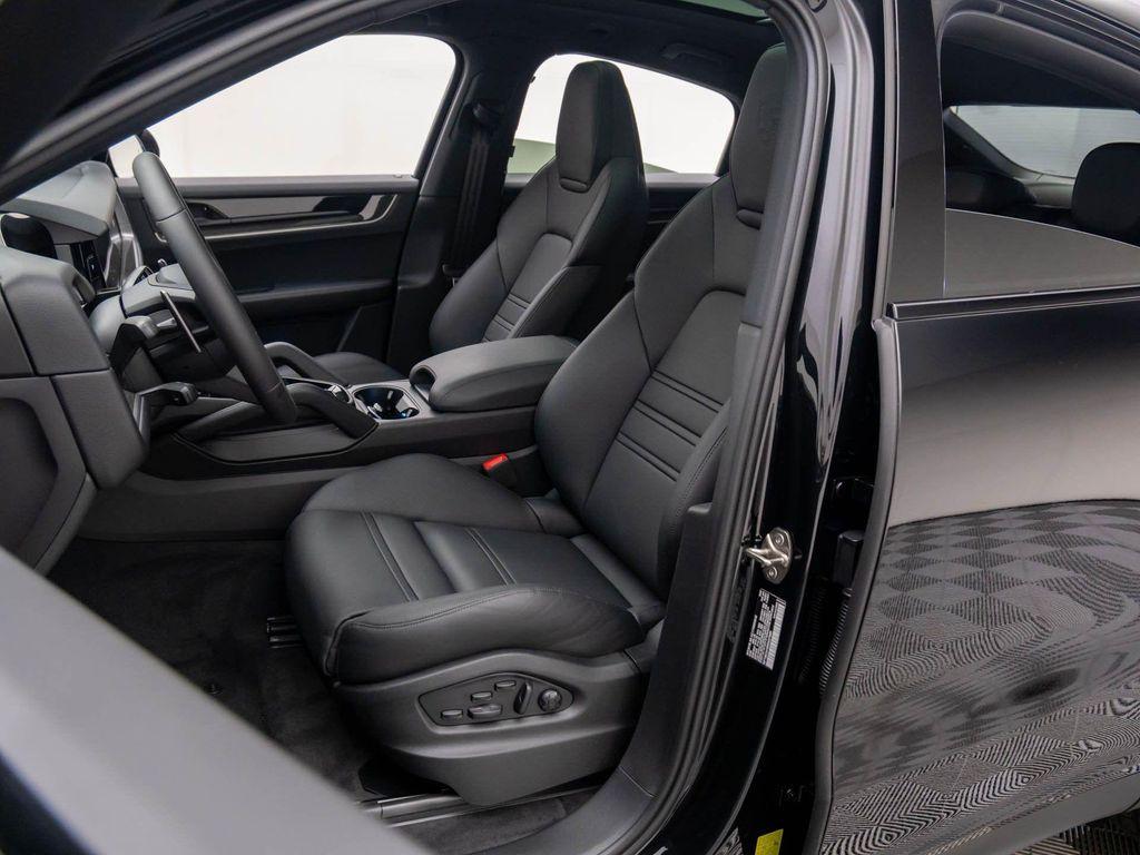 new 2025 Porsche Cayenne car, priced at $121,495