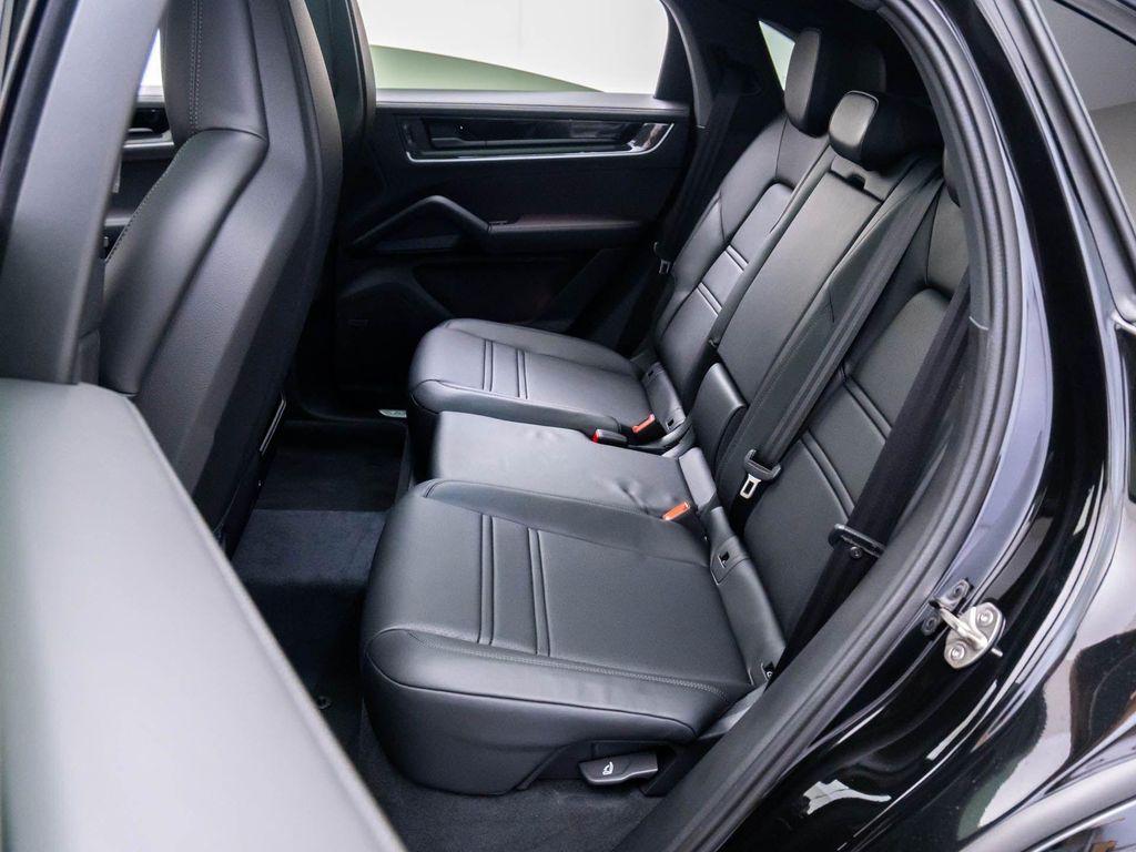 new 2025 Porsche Cayenne car