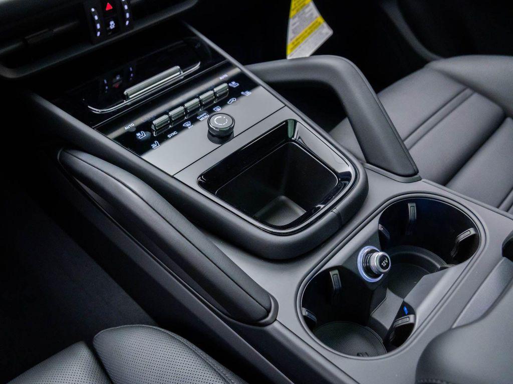 new 2025 Porsche Cayenne car