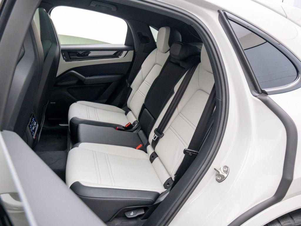 new 2025 Porsche Cayenne car