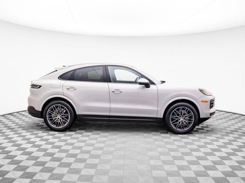 new 2025 Porsche Cayenne car