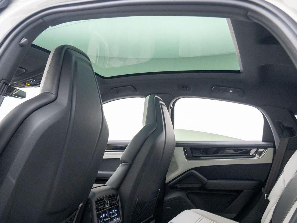 new 2025 Porsche Cayenne car