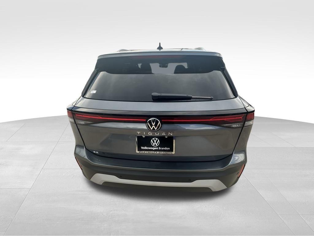 new 2025 Volkswagen Tiguan car, priced at $33,009
