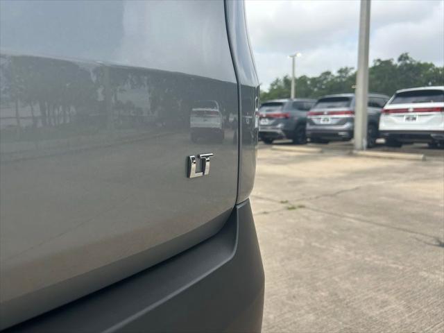 used 2023 Chevrolet Traverse car, priced at $27,594