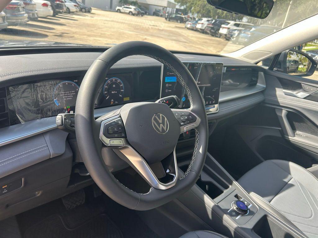 new 2025 Volkswagen Tiguan car, priced at $33,009