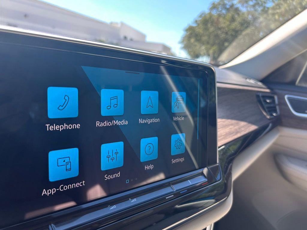 new 2026 Volkswagen Atlas car, priced at $52,182