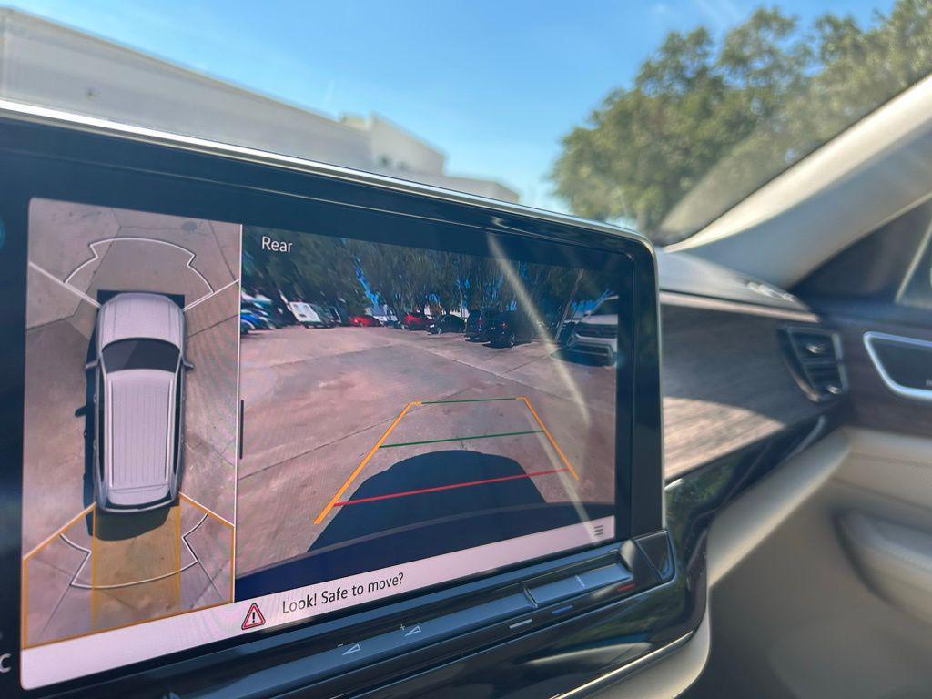 new 2026 Volkswagen Atlas car, priced at $52,182