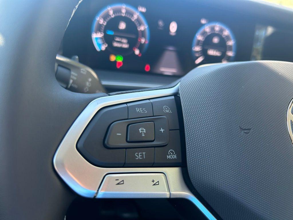 new 2025 Volkswagen Tiguan car, priced at $27,867