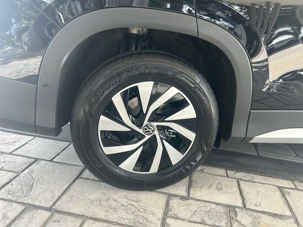 new 2025 Volkswagen Tiguan car, priced at $27,867