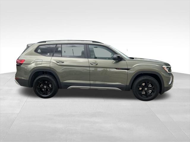 new 2025 Volkswagen Atlas car, priced at $45,324