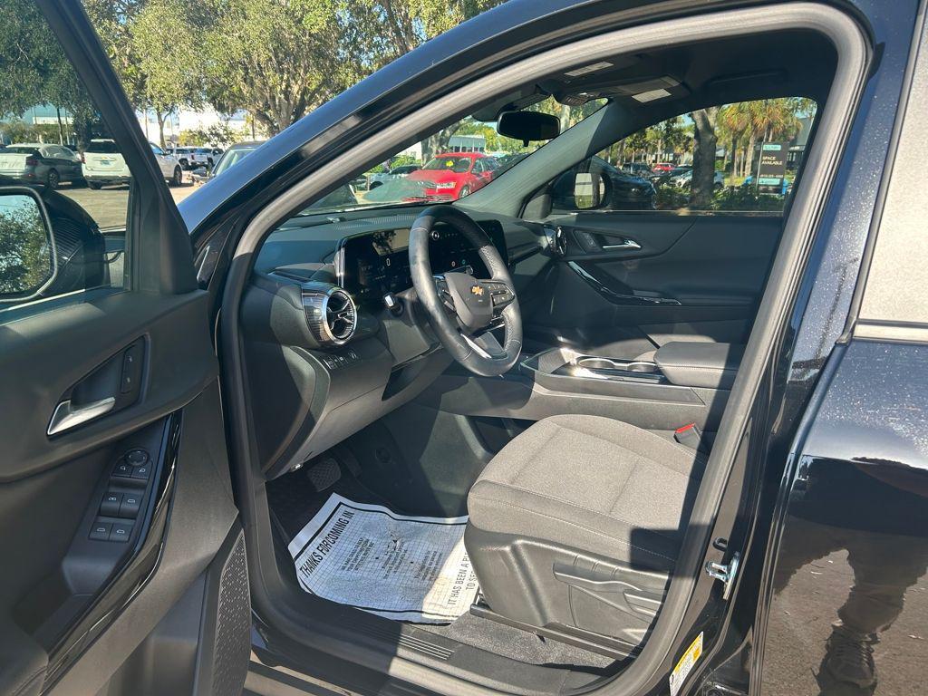 used 2025 Chevrolet Equinox car, priced at $26,209