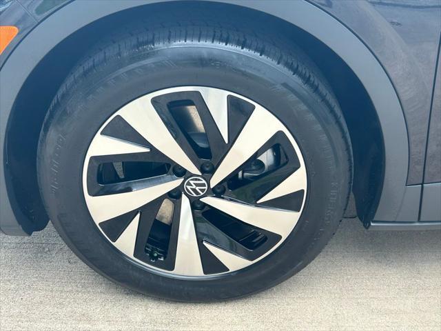 new 2025 Volkswagen ID.4 car, priced at $39,898