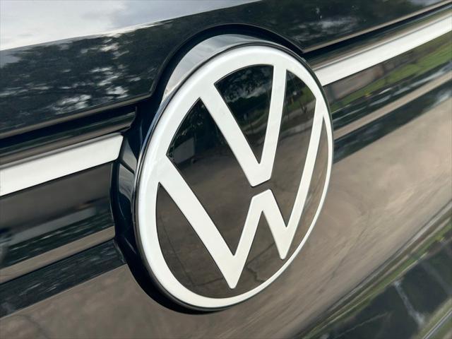 new 2025 Volkswagen ID.4 car, priced at $39,898