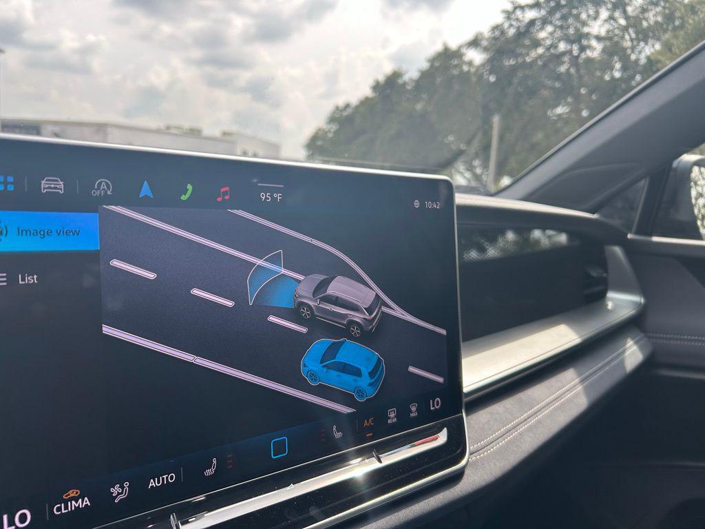 new 2025 Volkswagen Tiguan car, priced at $37,252