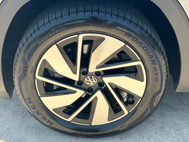 used 2025 Volkswagen Atlas car, priced at $39,381