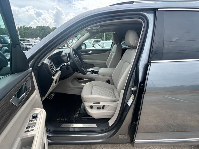 new 2025 Volkswagen Atlas car, priced at $49,886