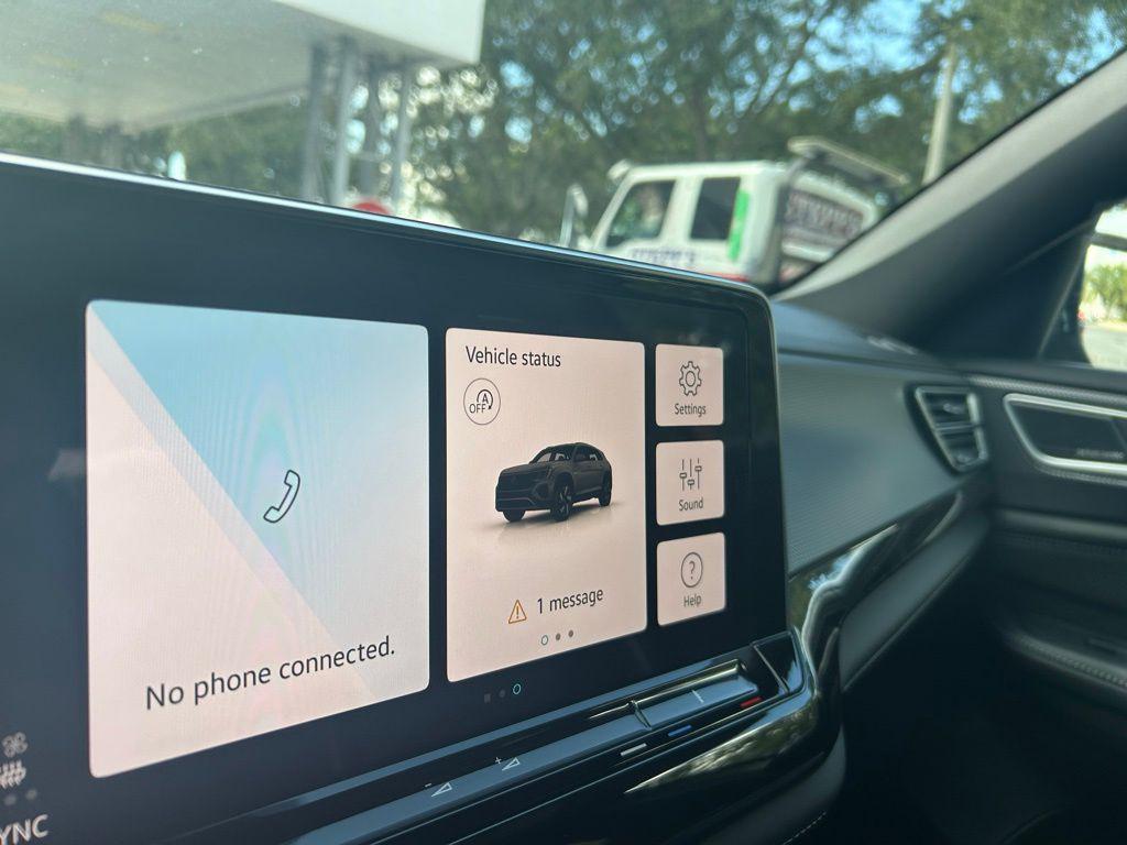 new 2026 Volkswagen Atlas Cross Sport car, priced at $53,604