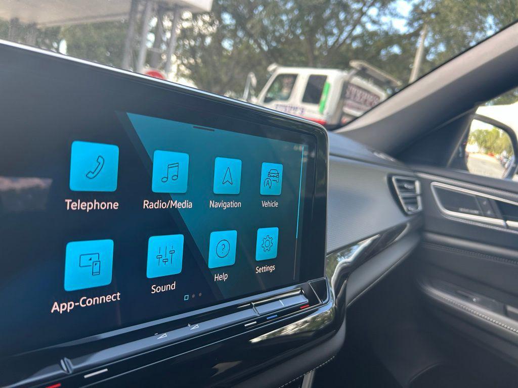 new 2026 Volkswagen Atlas Cross Sport car, priced at $53,604