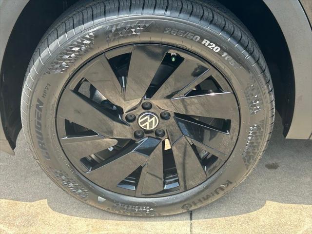 new 2025 Volkswagen Atlas car, priced at $43,518