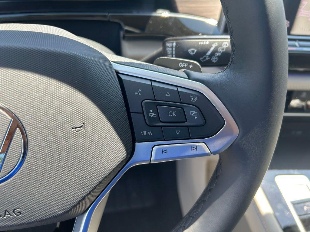 new 2025 Volkswagen Atlas car, priced at $47,929