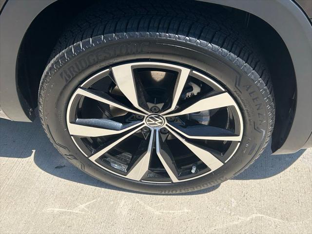 new 2025 Volkswagen Atlas car, priced at $50,606