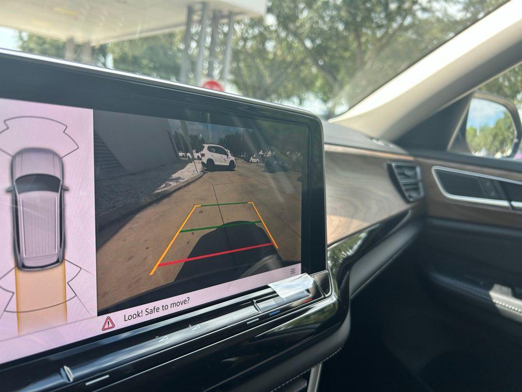 new 2026 Volkswagen Atlas car, priced at $43,705