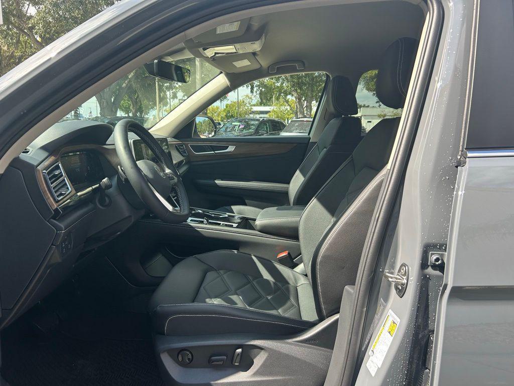 new 2026 Volkswagen Atlas car, priced at $43,705