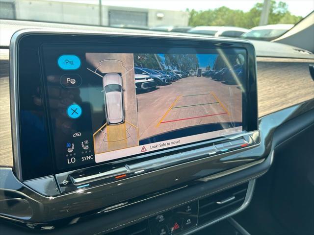 new 2025 Volkswagen Atlas car, priced at $51,386