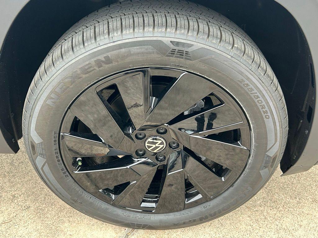 new 2026 Volkswagen Atlas Cross Sport car, priced at $44,882