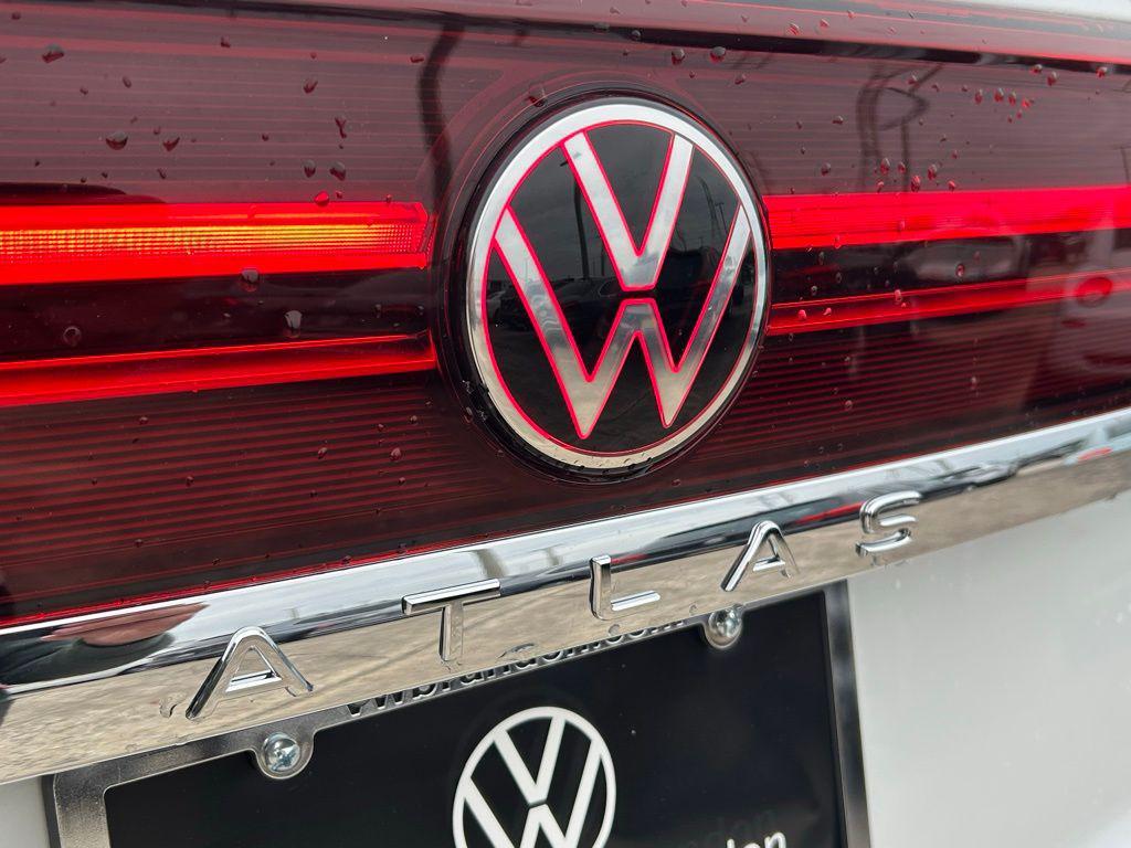 new 2026 Volkswagen Atlas Cross Sport car, priced at $44,882