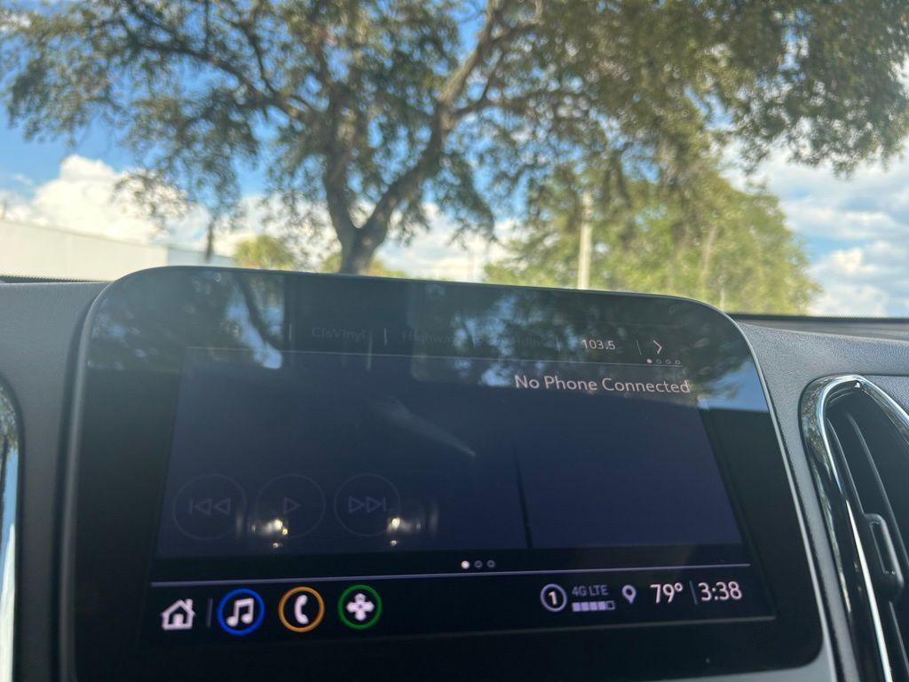 used 2023 Chevrolet Equinox car, priced at $21,529