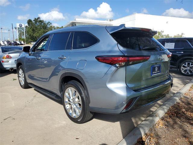 used 2021 Toyota Highlander car, priced at $33,591