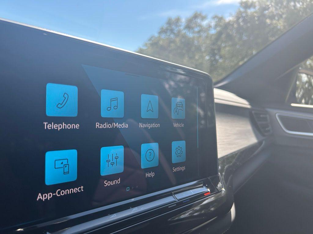 new 2026 Volkswagen Atlas Cross Sport car, priced at $44,441