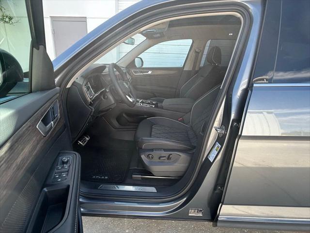 new 2025 Volkswagen Atlas car, priced at $50,546
